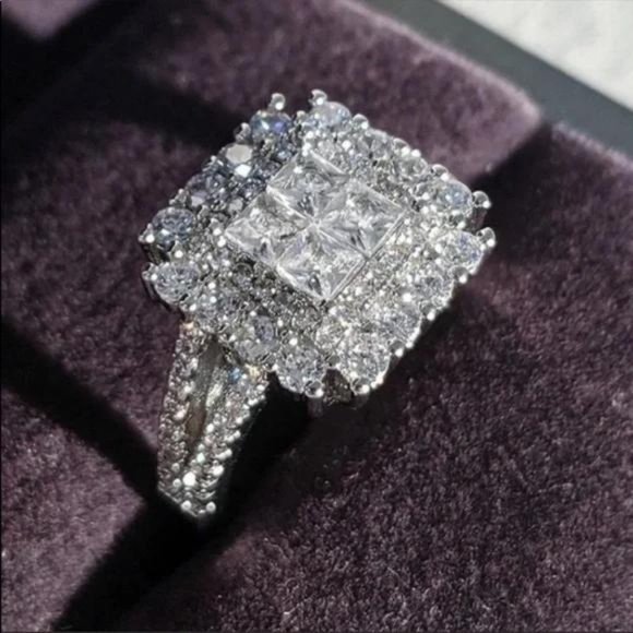 NEW 925 STERLING SILVER DIAMOND HALO RING - Picture 1 of 6